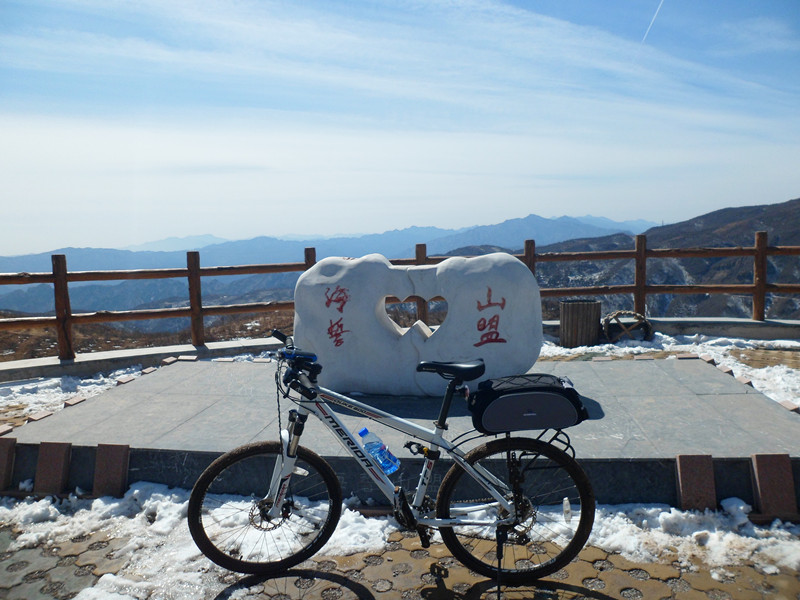 山顶拍照留念放坡下山，路上遇到不少骑车上来的车友，妙峰山真是车友骑车的好地方。下午5点到家一看码表163 ...