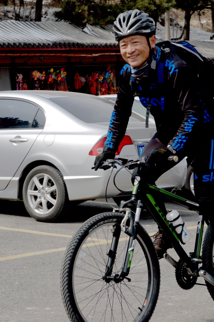 看把曲老大乐的