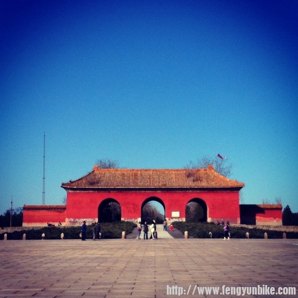 返程路过十三陵神道