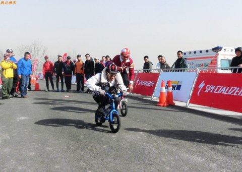 2013闪电-北京公路联赛—游戏互动