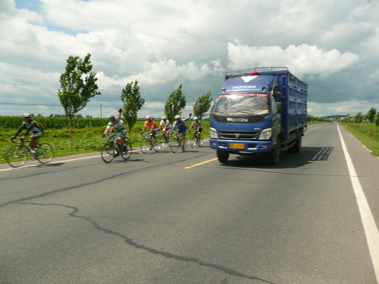 去吉林观摩吉林市自行车赛的。
