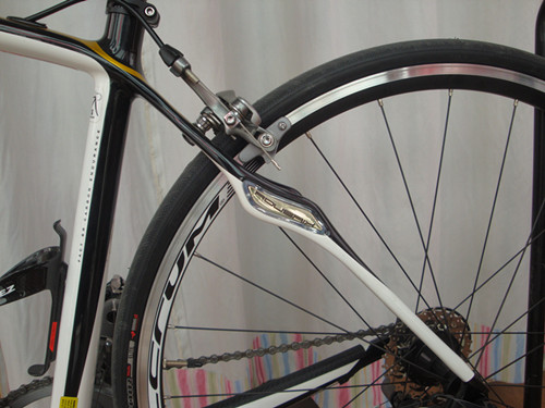 后上叉减震胶块