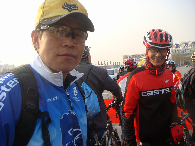 车友都花枝招展的