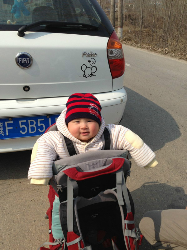 参加活动中最小的一名哦