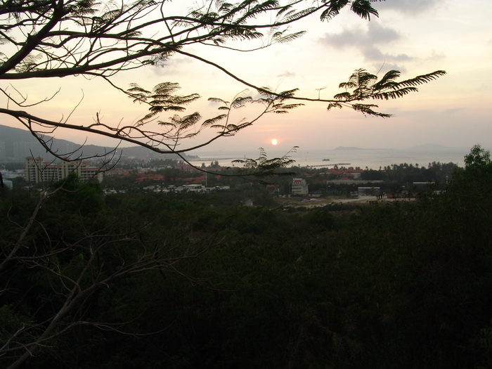 鹿回头山顶看日落