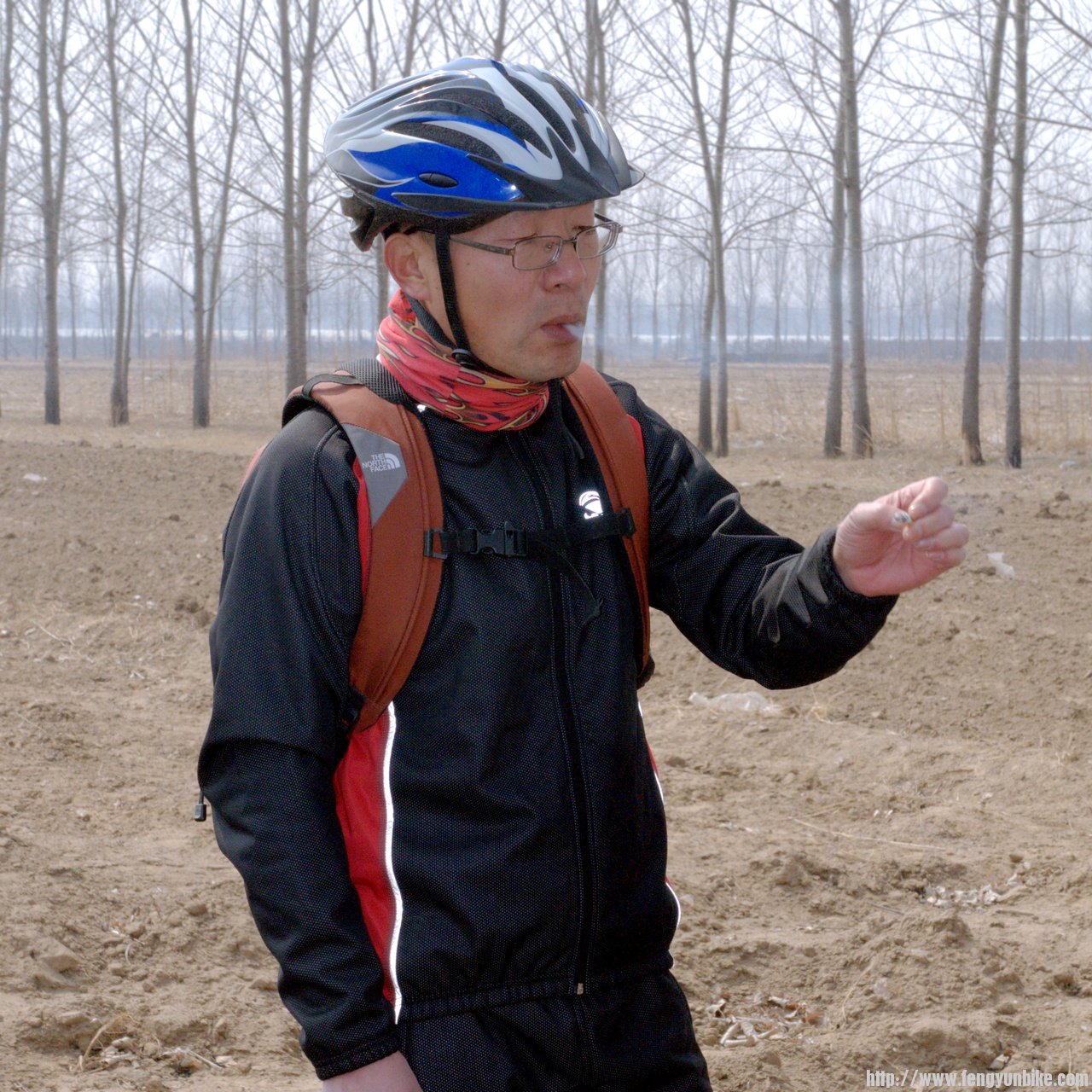 干完活抽烟轻松一下