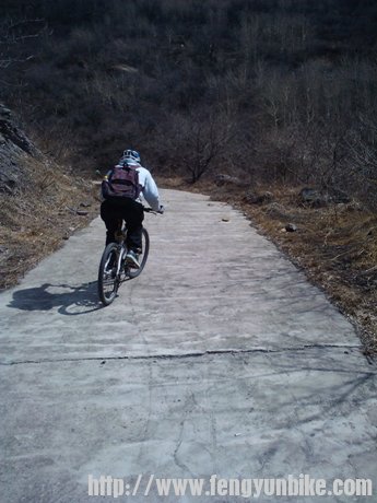 阳台山的破路  还各种修路，暂时不适合公路啊