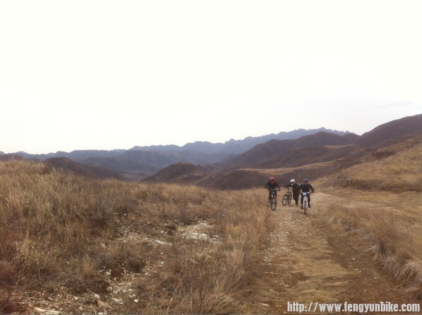镇边城骑行1.jpg