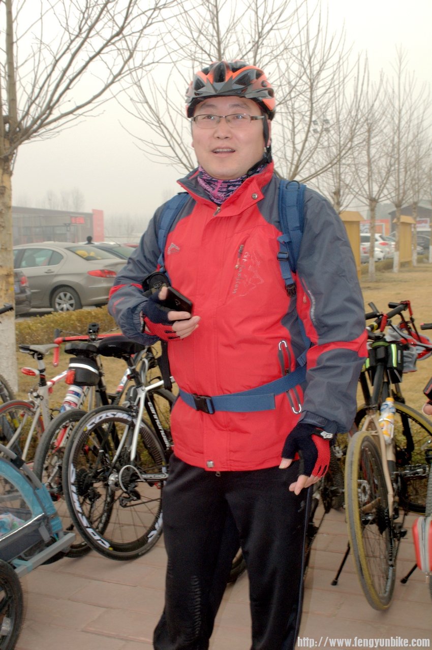 在妙峰山遇遇的骑友