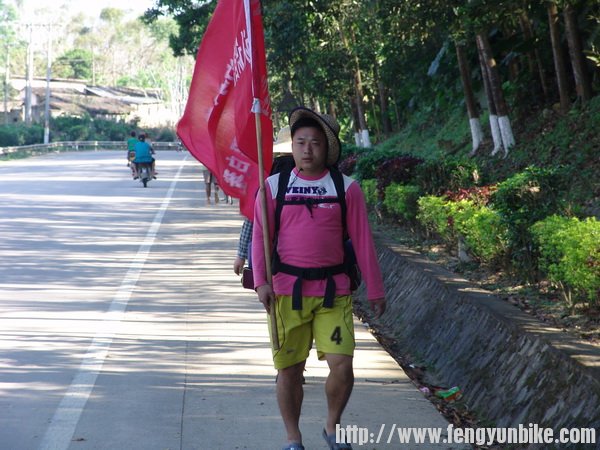 路遇徒步海南岛小队