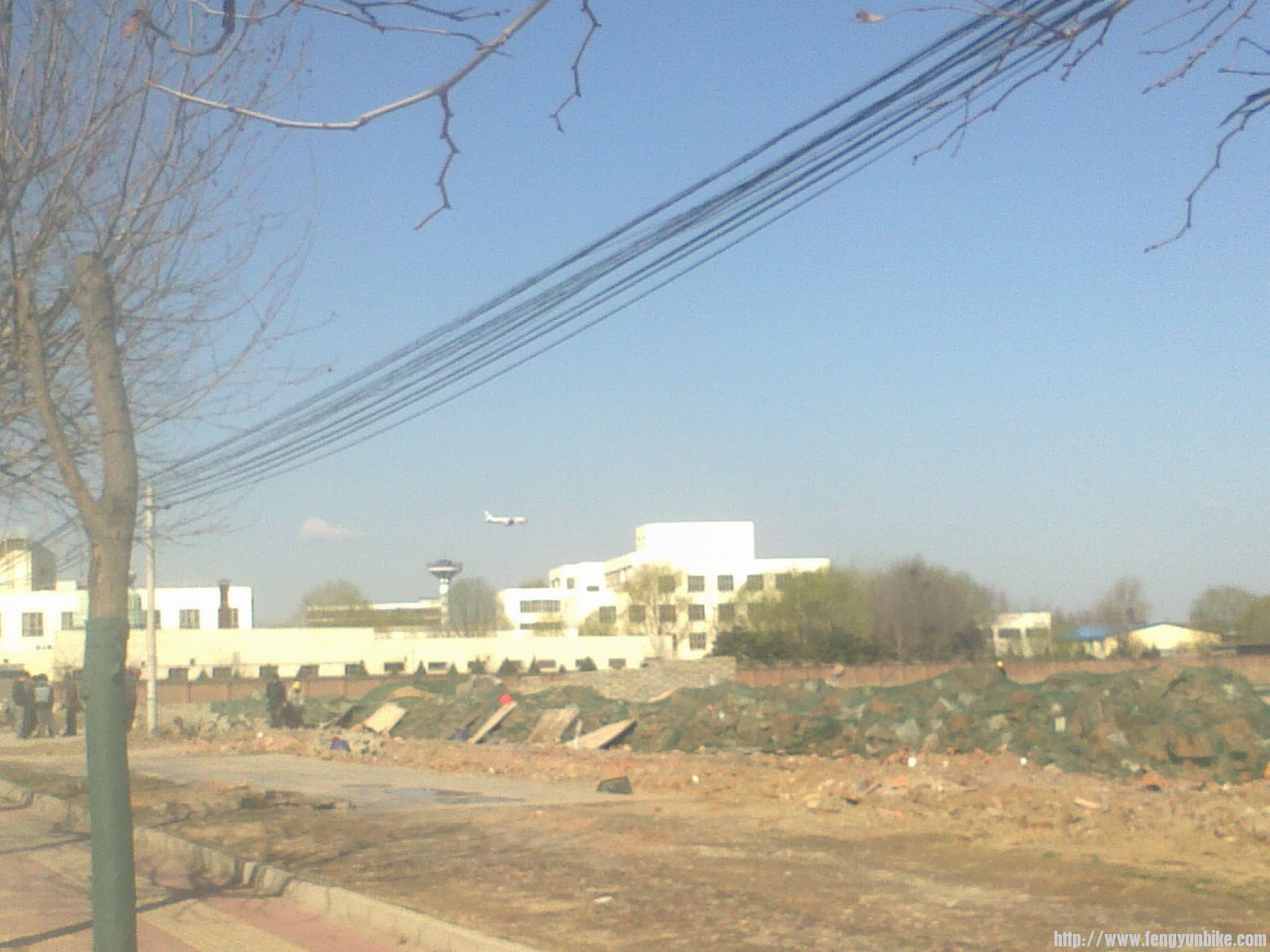 大飞机就在头顶。照下来怎么没了