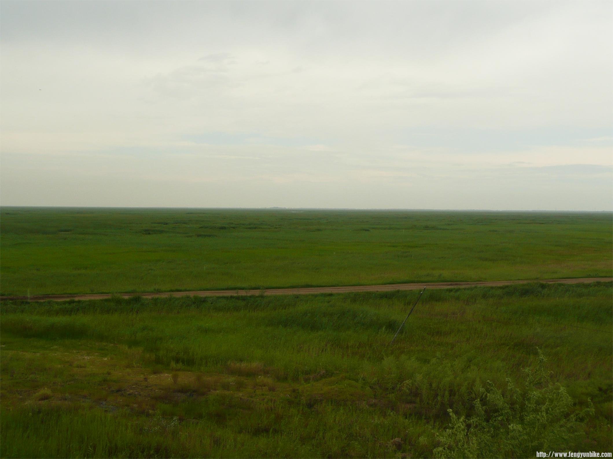 照片中黄色这是哪条土路。