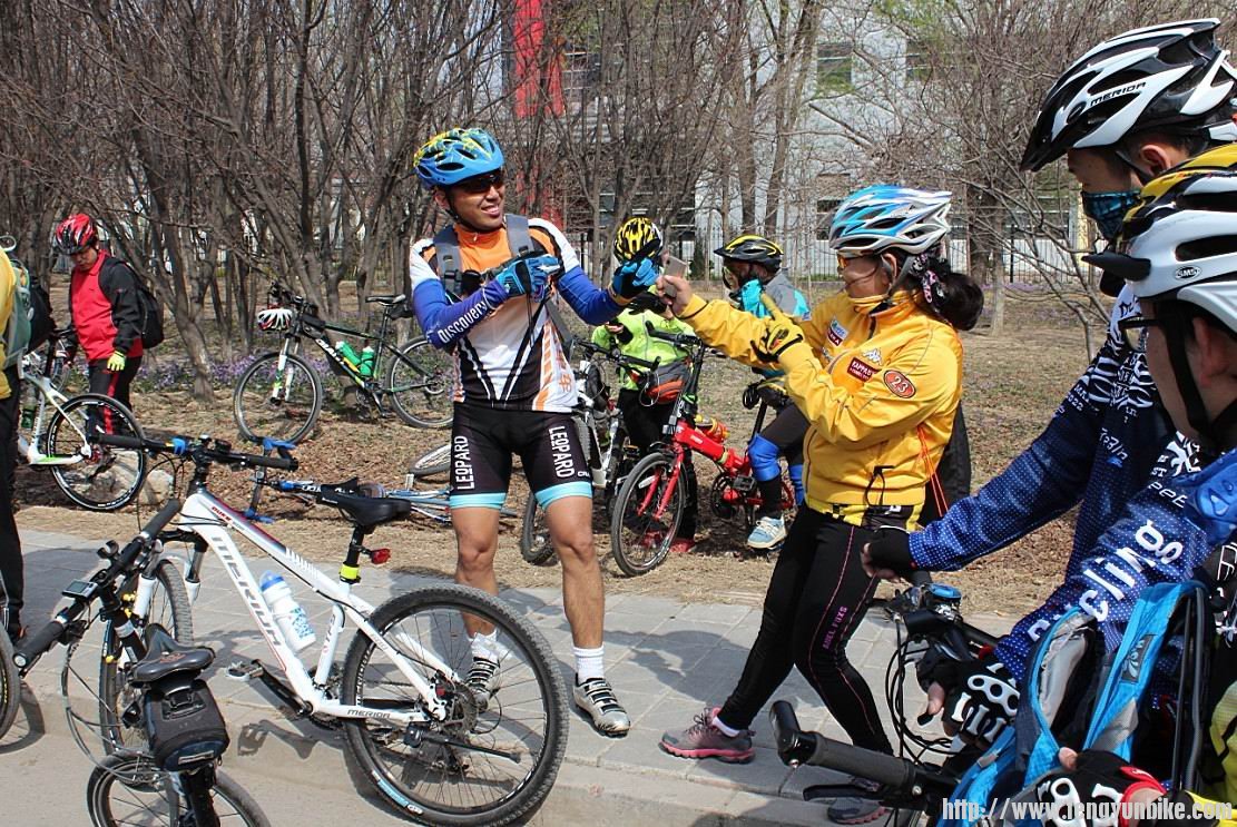 到嘴边上叫不名字