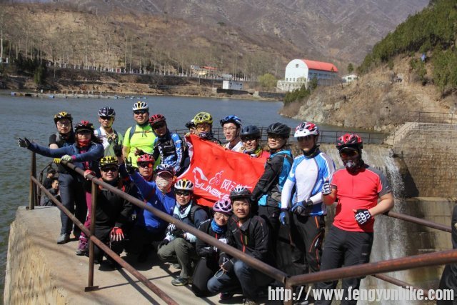 黄花城水库合影