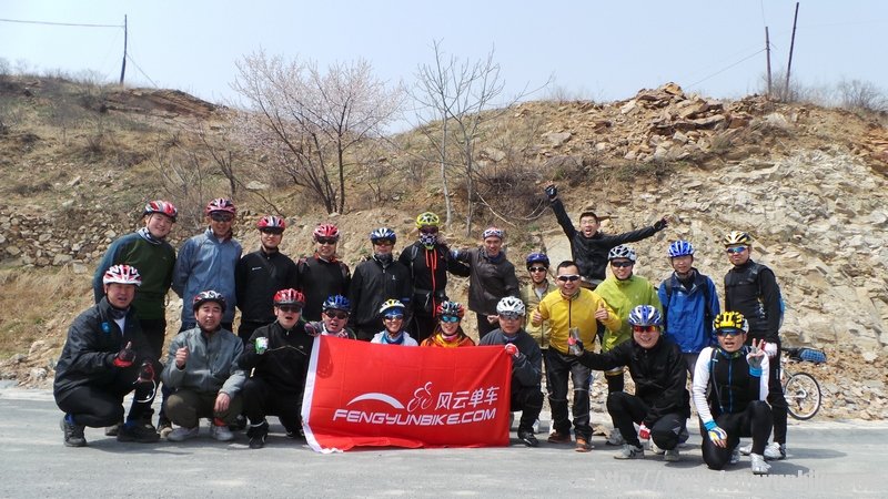 合影2，人还是不全。