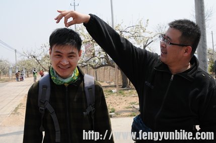 挑虫子呢 好大一个