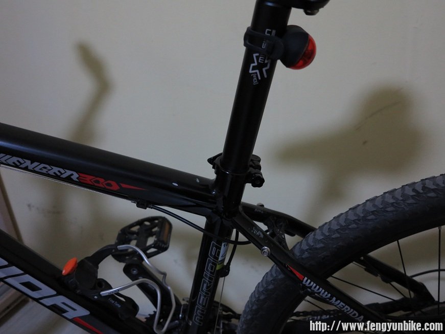 座管附近有掉漆，大锁蹭的