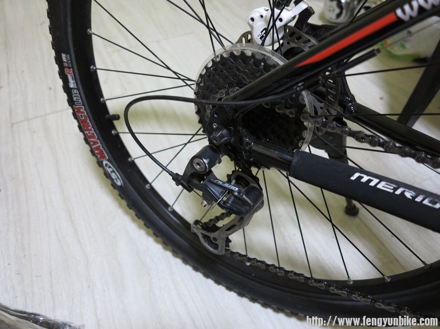 后拨有局部刮花