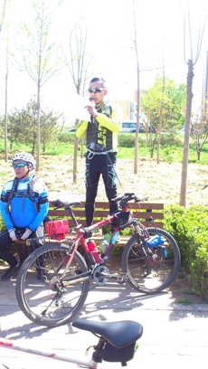 成长老大在环岛开始点名 因为有人在这集合等部队 看成哥这地位多高