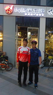 很荣幸和校长合影！一直没好意思要求过，这可算如愿以尝了哈哈