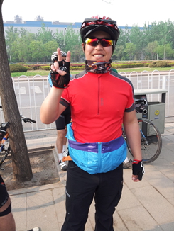 很经典的手势哈哈哈我也秀个，好象不太适合我哈