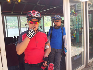 哎~狗仔队无处不在，无孔不入啊~防不胜防啊！想不火都难