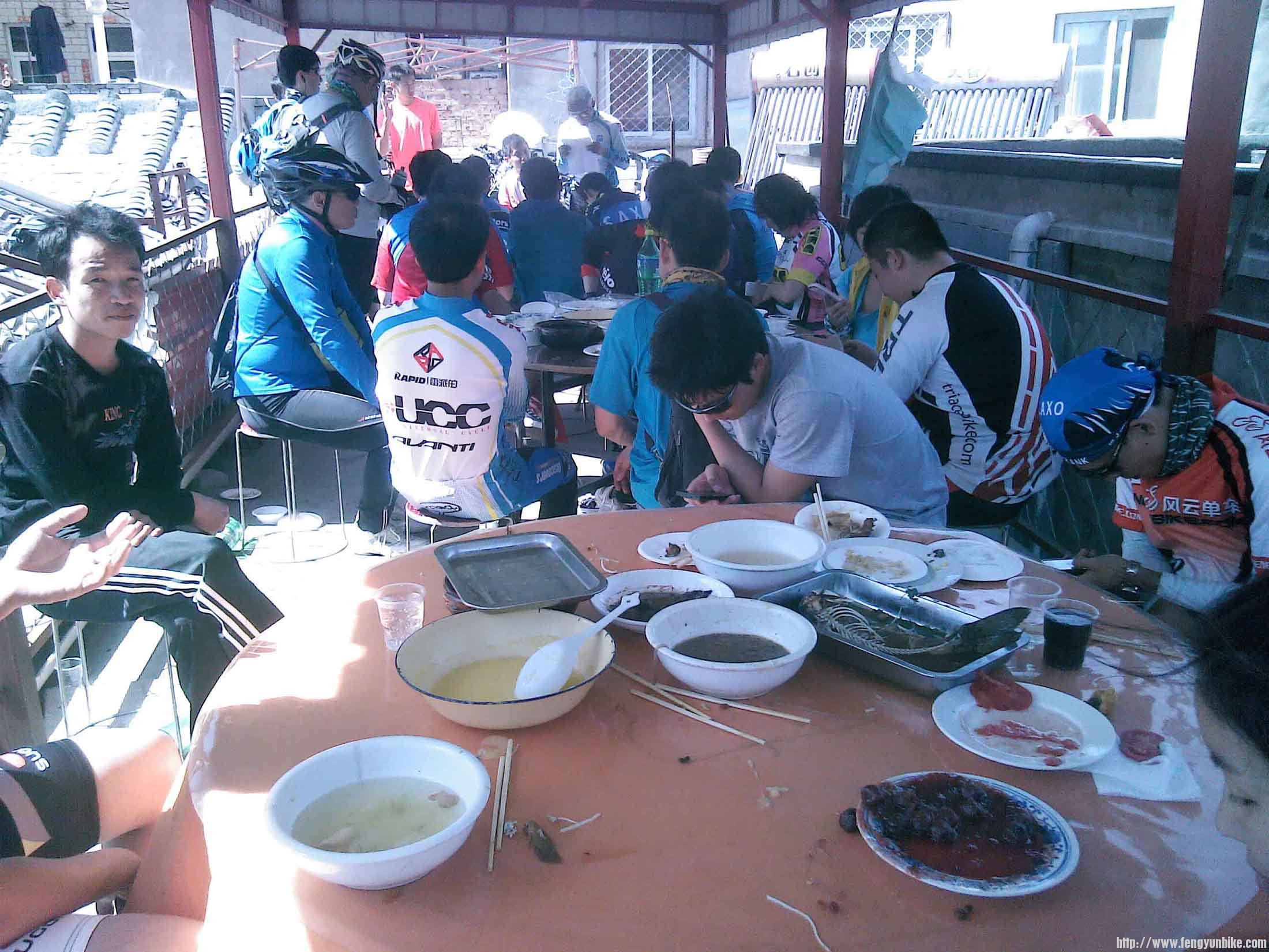 一片乱七八遭···