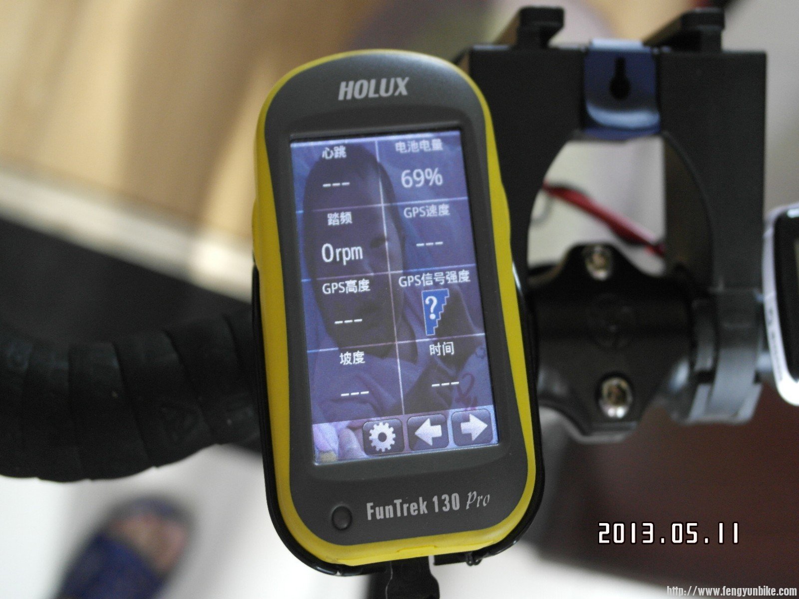 转动曲柄一直显示是0，时间长了就变成一条虚线了。