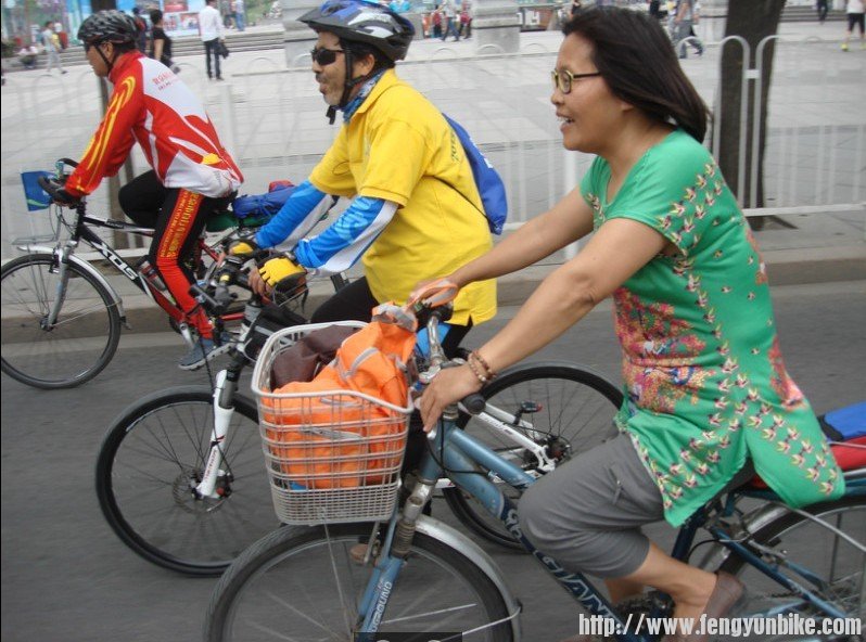 老秦、李戈和夫人