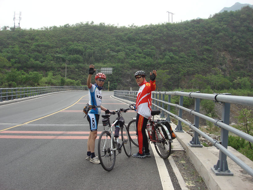 双井老侯和老秦说从这里开始就算爬坡东方红了