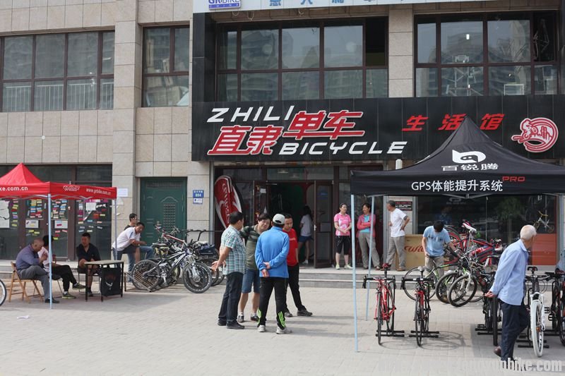 直隶单车门口