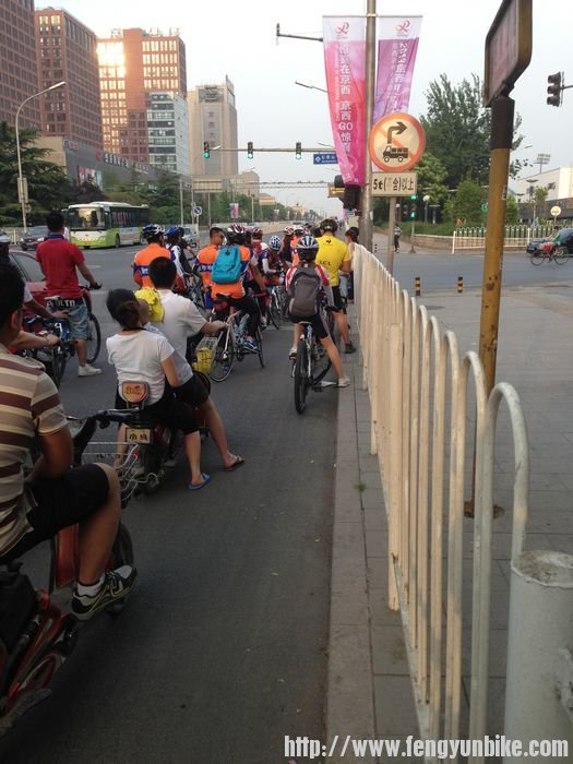 回程跟骑丝袜妹子