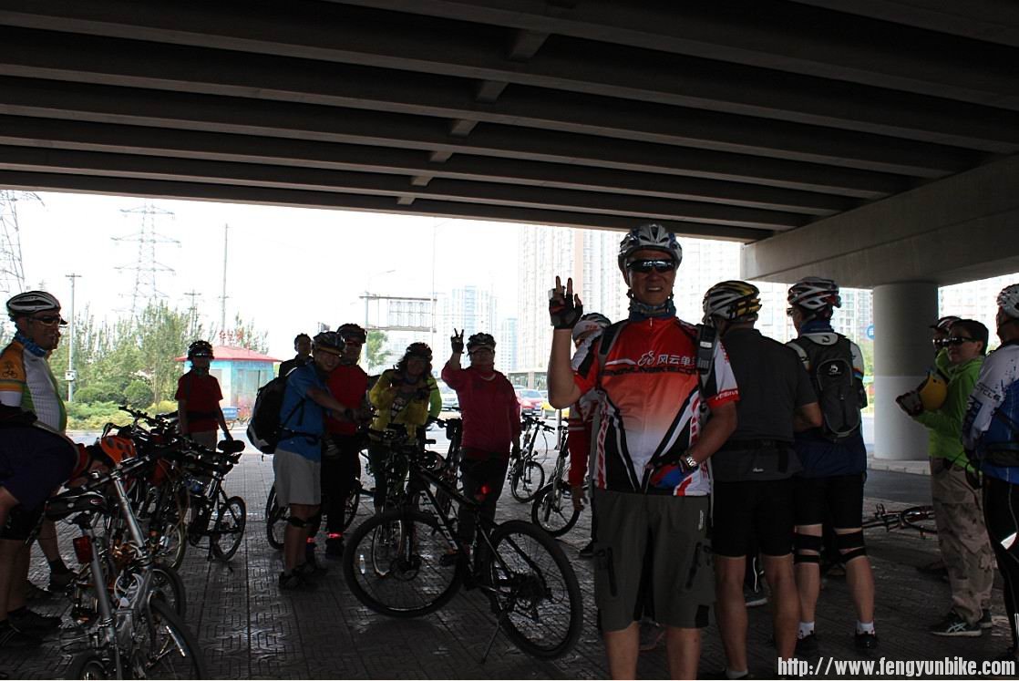 活动圆满结束了，大家还是不愿离去