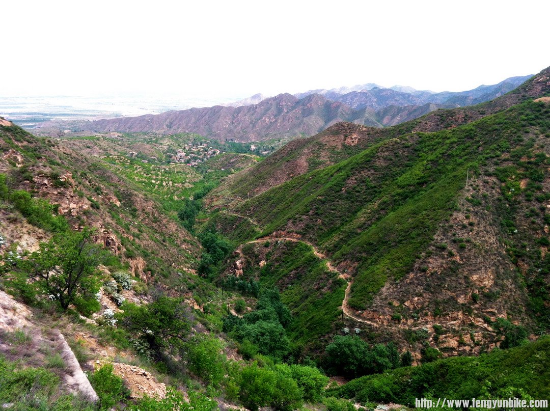 横岭往下看，风景很美