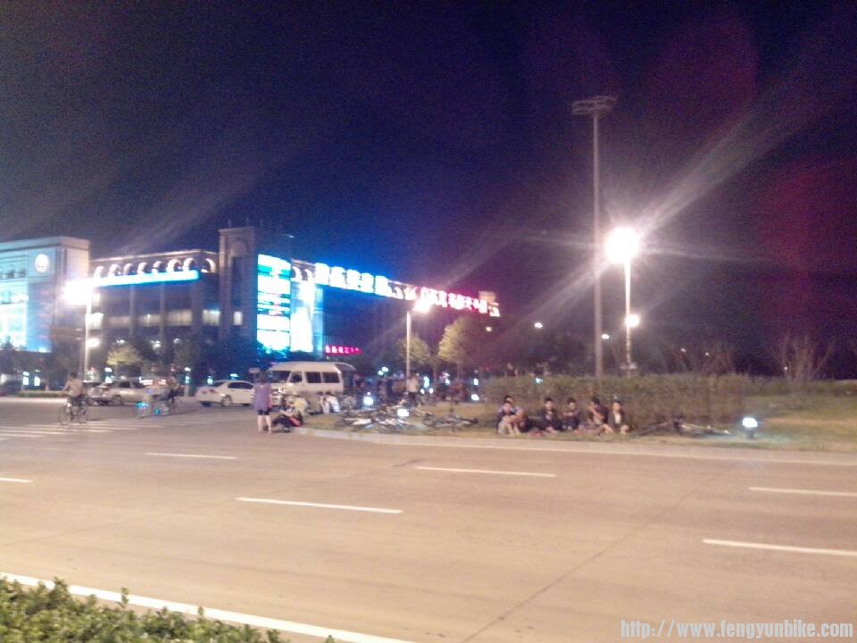 星辰广场还有这里的夜骑者