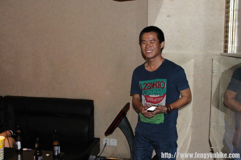 走完川藏归来的新新，听说和刀刀和一腿，不知是真是假