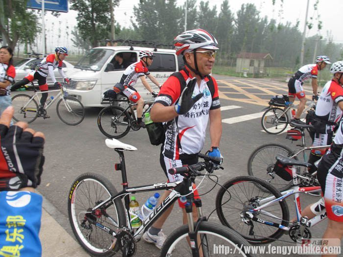 130608申遗日为骑行京杭大运河车友送行--70.jpg