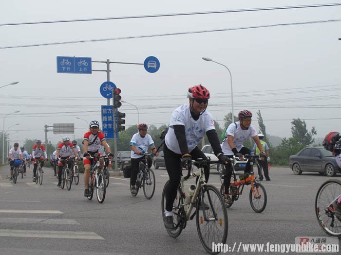 130608申遗日为骑行京杭大运河车友送行--80.jpg