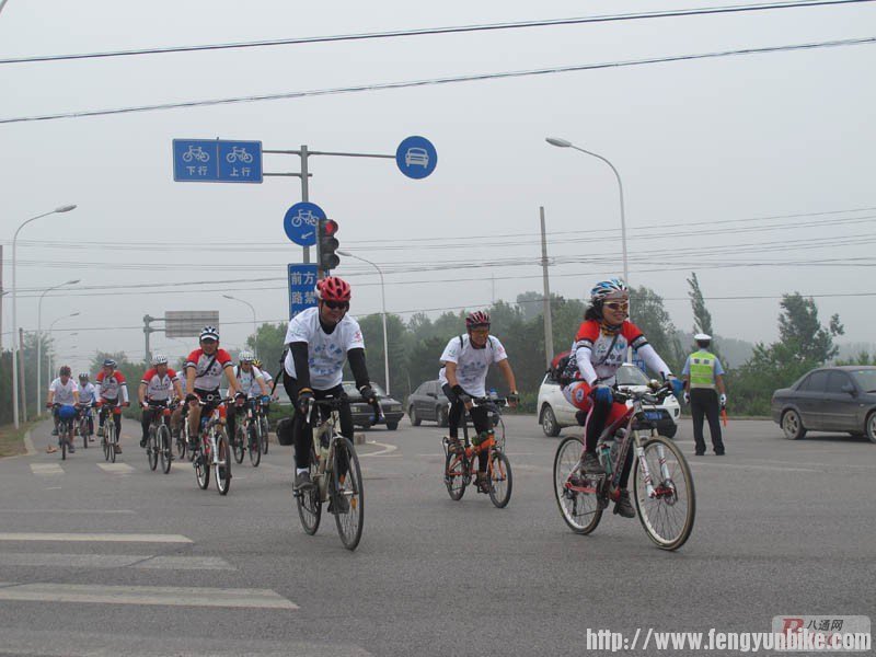 130608申遗日为骑行京杭大运河车友送行--81.jpg