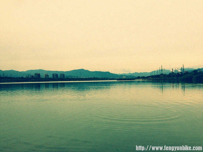 莲石湖，环境挺好的
