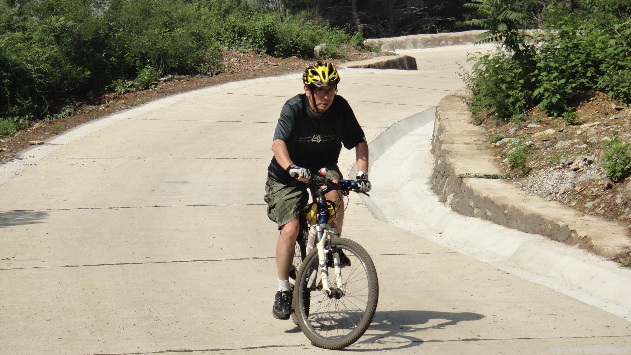 周老师边听边高歌