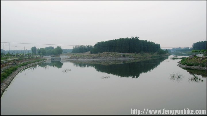 早晨的稻香湖河汊。