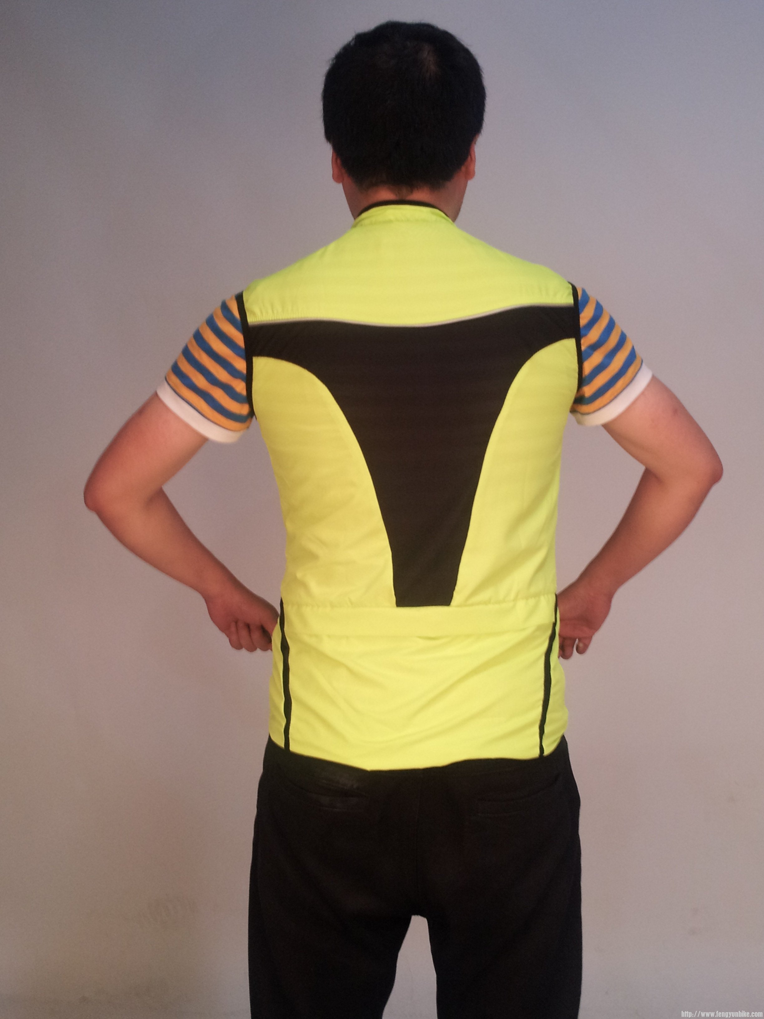 兰帕达 绿色马甲 (1).jpg