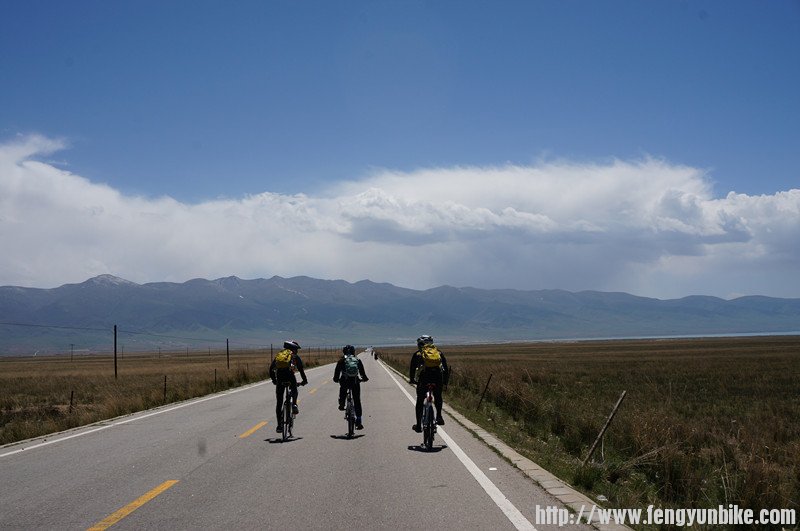 上午出发没多久，鹏鹏同志就不见了，自己一个人去了大前方，可见脱离组织是要被惩罚的，呵呵 ... ... ... . ...