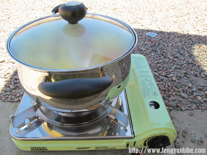 羊肉时蔬汤，羊肉是头天晚上在湟源打包的，本来就是熟的