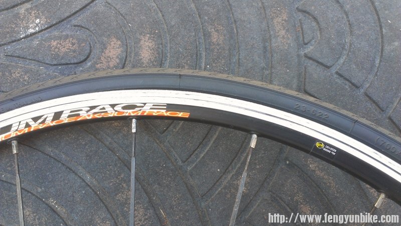 注意是否装得均匀到位，我就发现这里不对，又重新放气调整