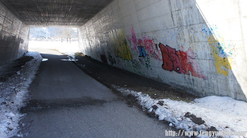 隧道涂鸦
