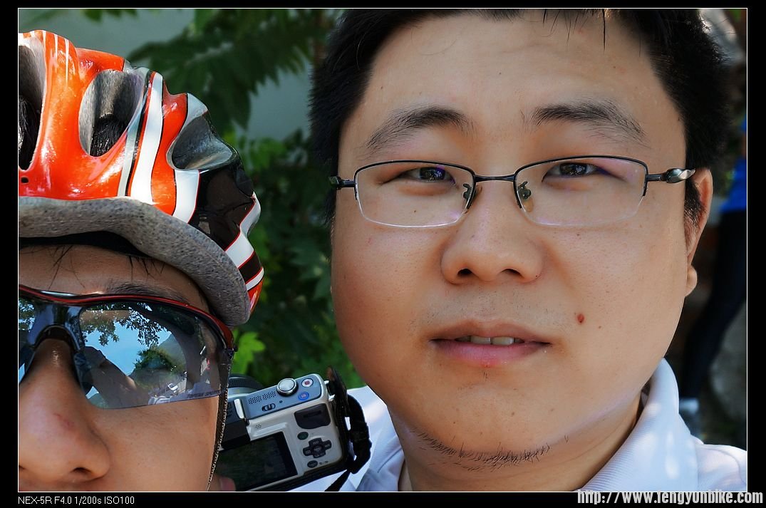 为什么每次跟逍遥照合影 都是这个结果，我的脸呢？？？