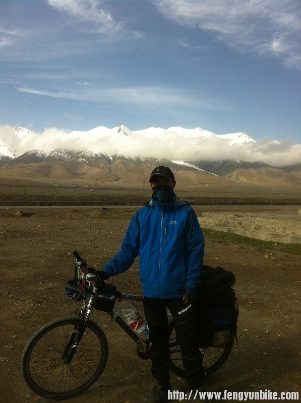 西大滩（后面玉珠峰）