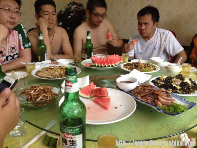 第一顿午饭，滦县新车XX饭店。